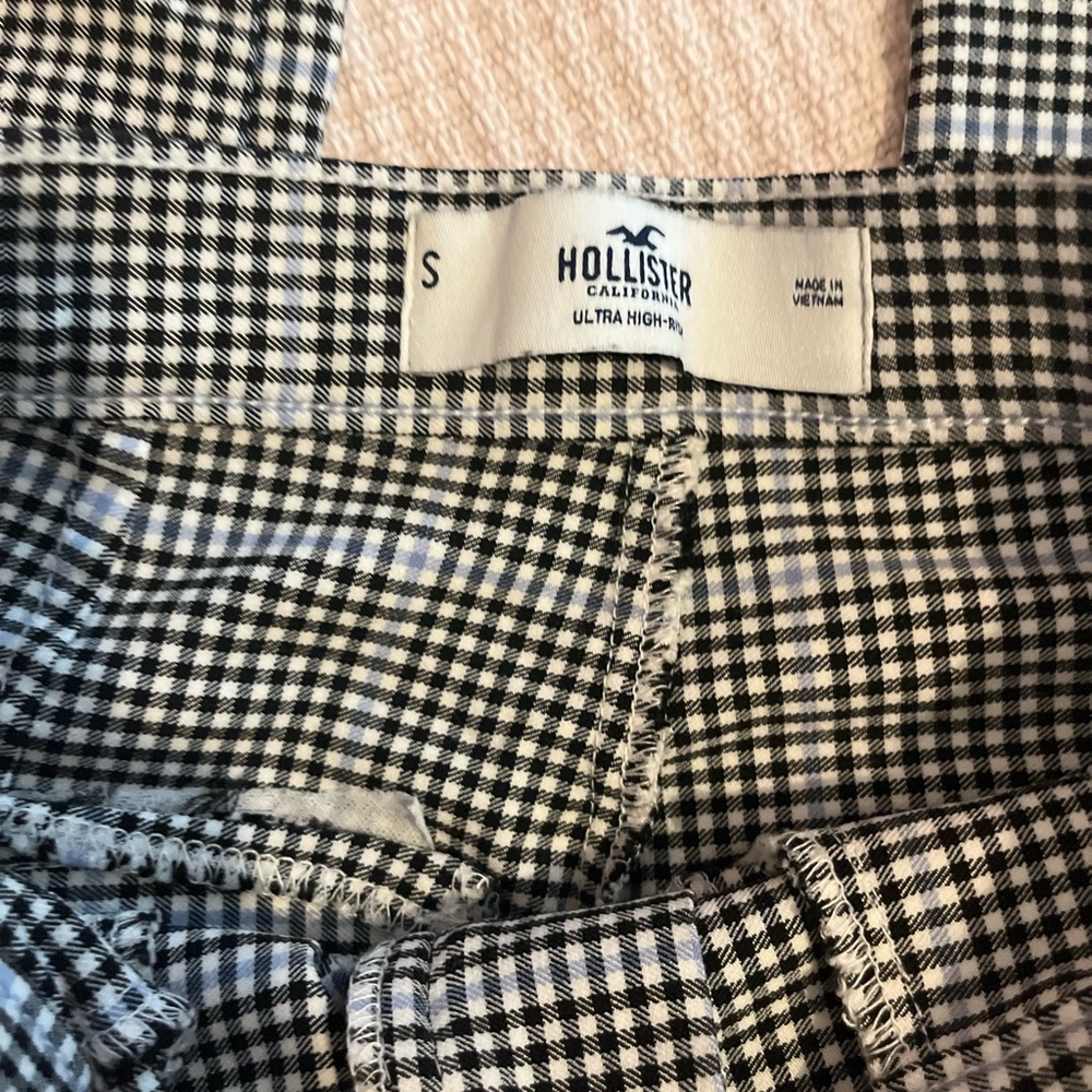 Hollister Ultra High Rise Stretch Plaid
Skinny Pants S